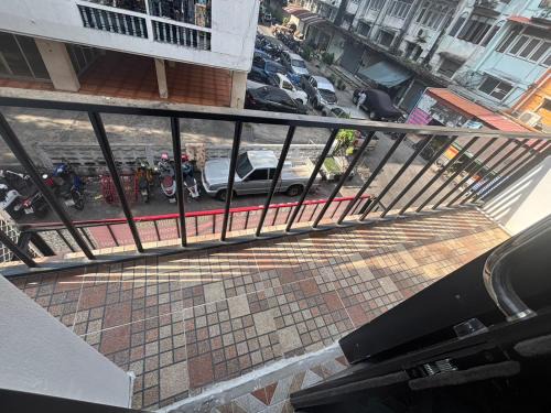 Ramkhamhaeng Apartment | Am Am Place D Near Rajamangala