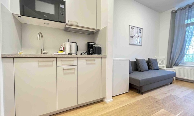Amberg Apartment | (AM1094) Modern mechanic's apartment/temporary apartment