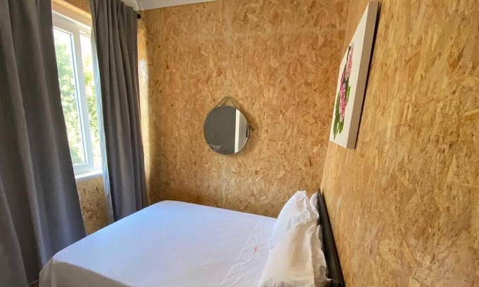 Reboleira House | Amadora Boutique Hostel