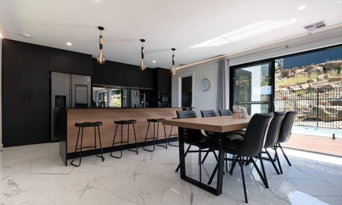 West Launceston House | Amali House - stunning entertainers delight