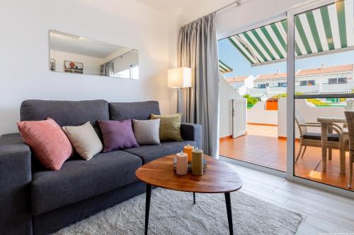 Arona Apartment | Amantes del Mar, Heated pool