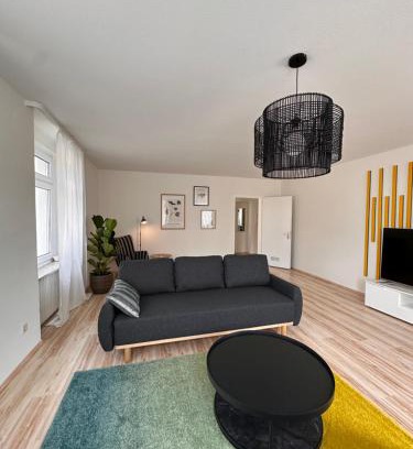 Rheinhausen Apartment | AMAO Amber - 120 m2 Group Apartment - 10 Guests - King-Size Beds - 2 Bathrooms - Free Parking