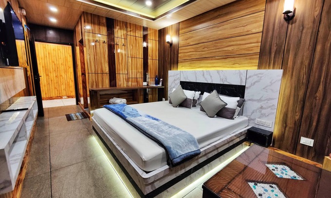 Kumharsain Hotel | Amar Homestay - Elevate Your Travel
