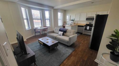 Downtown Detroit Apartment | Amazing 1 BR Apt In City Center