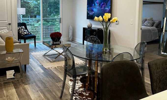 Plainfield Apartment | Amazing 2 bedroom/2 bathroom with bonus office space!!