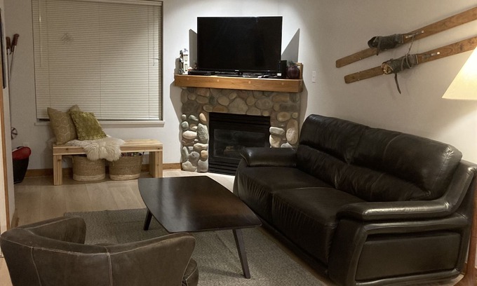 Silver Star Mountain Condo | Amazing 2 Bedroom and 1 Bath Condo with Ski in/out Close to Silver Queen!