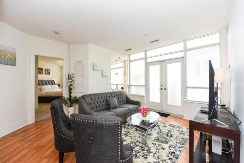 Downtown Mississauga Apartment | Amazing 2BR & 2BTH - Near Square One Mall
