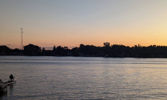Howell House | Amazing 4-bedroom Modern Lake House with Cottage Charm on Lake Chemung