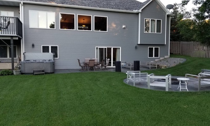Blaine House | Amazing 4-BR House Near 3M Open and NSC for USA Cup