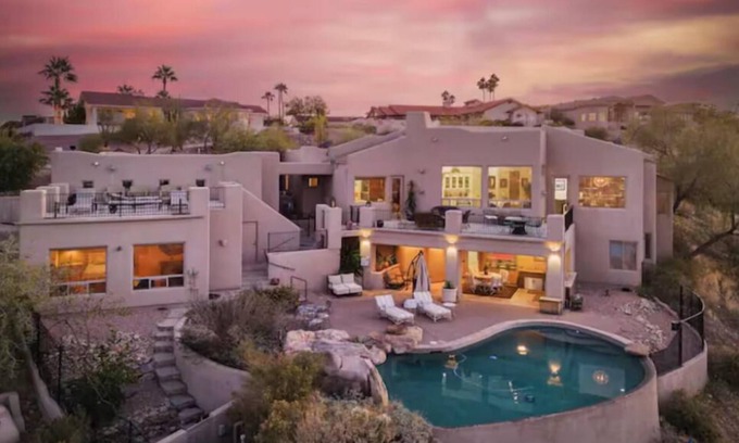 Fountain Hills House | Amazing 5 Bedrooms, Fire Pit, BBQ, Pool, Theater, Pool Table, Steam Room, Casita