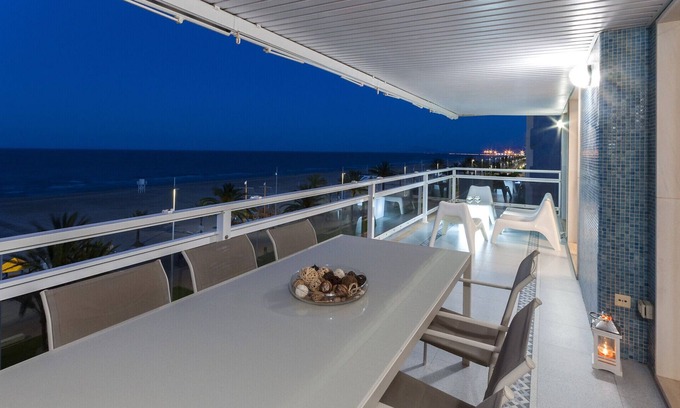 Grau i Platja Apartment | Amazing, 5 stars! Beautiful 27m2 terrace beachfront condo! WIFI 150MBS (VIDEO CALL)