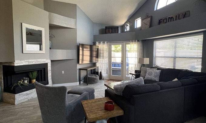 Falconpoint House | AMAZING AHWATUKEE LOCATION! MOUNTAIN VIEWS! SUPER CLEAN UPDATED HOUSE!