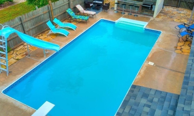 Oklahoma City House | Amazing Amelia King size beds and Pool