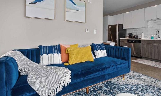 Downtown Kansas City Apartment | Amazing Amenities Streetcar VIEWS FREEPARKING