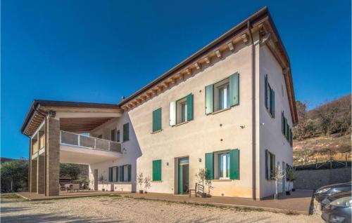 Cinto Euganeo Apartment | Amazing Apartment In Valnogaredo Pd