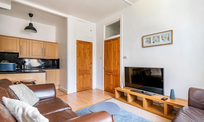 Gifford Apartment | amazing apartments - Dalgety St near Holyrood