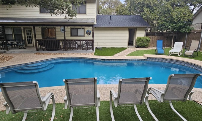 Gracywoods House | Amazing Austin Getaway with Heated Pool in Great Area