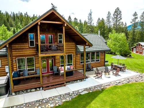 Coram House | Amazing Cabin Perfect for Family Getaways in Coram, Montana