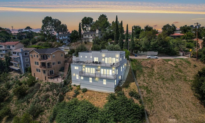East Los Angeles House | Amazing CityView/5b5.5b/Near DTLA LuxuryHome