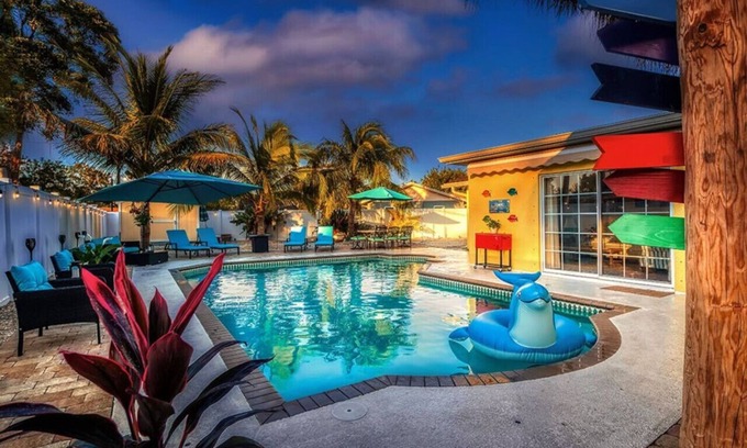 West Bradenton House | Amazing Game Room-86°Pool/Spa-Beaches-Dog Friendly