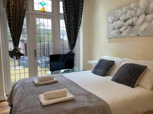 Highams Park Apartment | Amazing Garden Studio 1 - Chingford/NE London