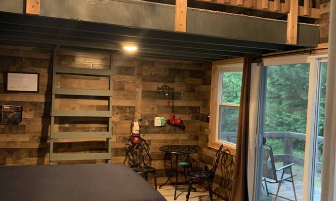 Walker Cabin | Amazing Glamping Cabin in the woods!