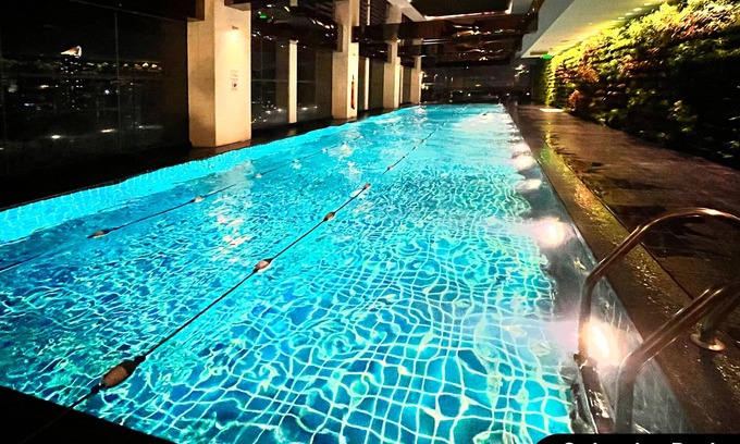 Downtown Apartment | Amazing Gramercy Makati Upper Floor Studio 5918