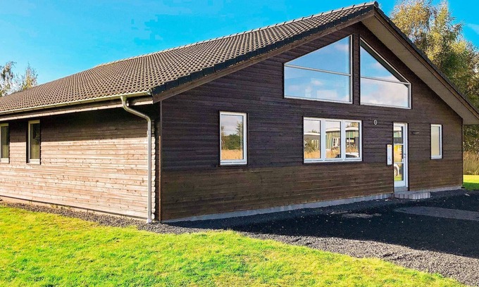 Kramnitse House | Amazing Holiday Home in Rødby with Whirlpool