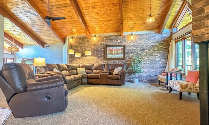 Grand Marais House | Amazing home for outdoor activities on Devil Track Lake, near Grand Marais, MN