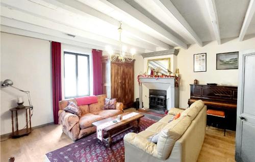 Arcais House | Amazing Home In Arcais With Wifi