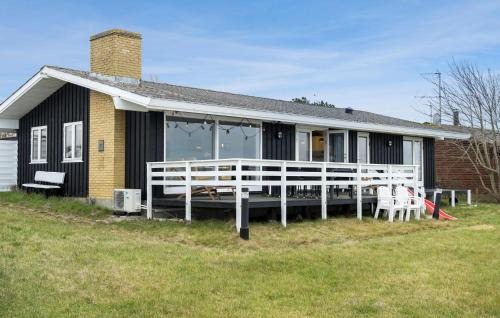 Havnsø House | Amazing Home In Føllenslev With Kitchen