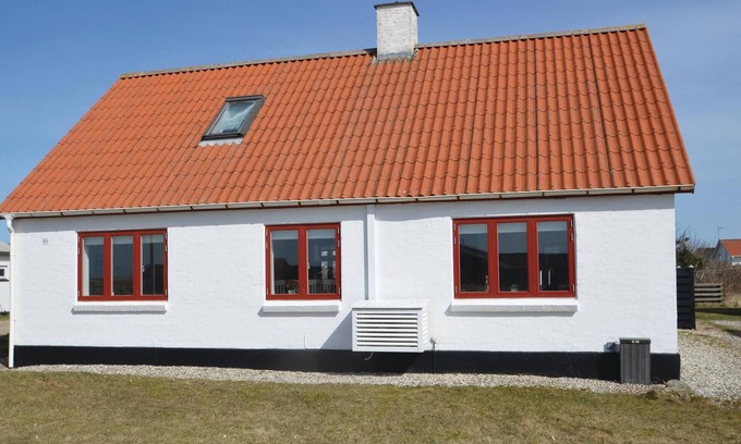 Lild Strand House | Amazing home in Frøstrup with WiFi