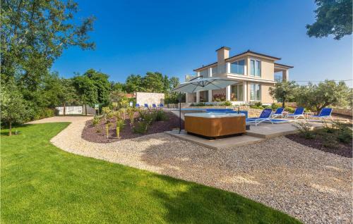 Milovcici House | Amazing Home In Malinska With Sauna