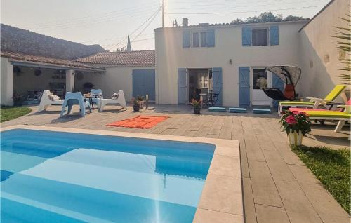 Marennes House | Amazing Home In Marennes