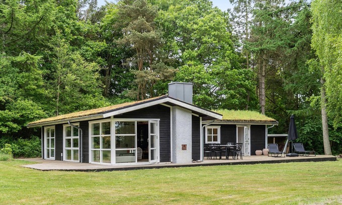 Ronbjerg House | Amazing home in Roslev with WiFi