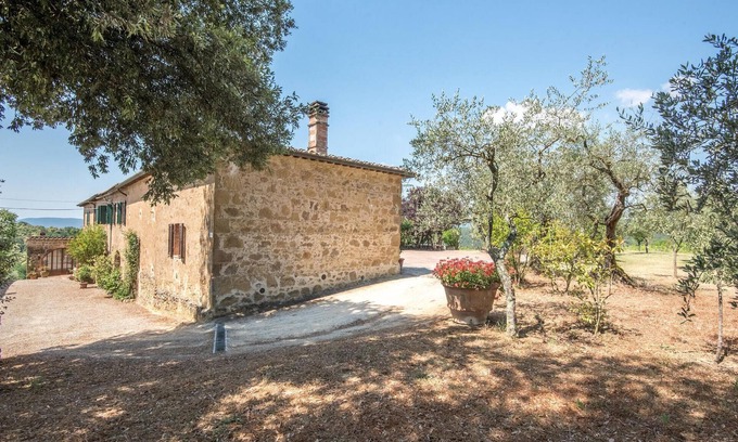 Siena House | Amazing home in Siena with WiFi