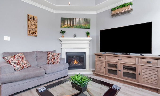 Fall Creek House | ⭐️Amazing Home⭐️ Patio 😍13 min ✈️ 20 min to Downtown