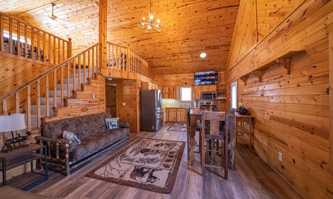 Wheeler Cabin | Amazing Lake of the Woods 2-bedroom cabin with loft and man cave in Baudette, MN