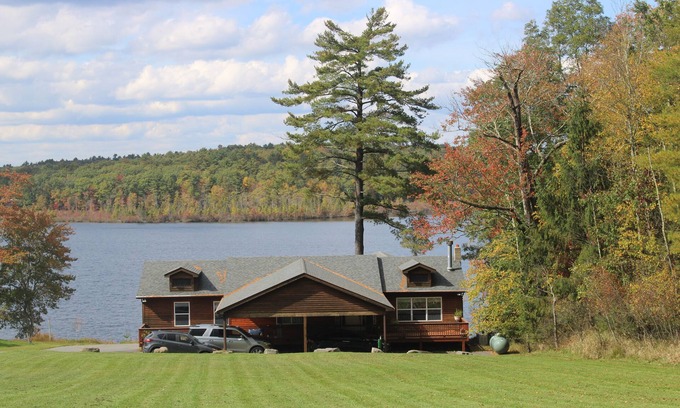 Highland Lake Cabin | Amazing Lake View/Close to Hiking, white water rafting/Gameroom/Dog friendly