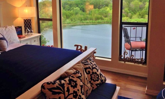 Pottsboro House | AMAZING LAKE VIEW - WATER POND FRONT - GOLF - SWIMMING - SPACIOUS LAKE HOUSE 1