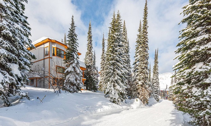 Silver Star Mountain House | Amazing location right on skiway! 2 King Beds, Private Hot Tub, Laundry & Garage