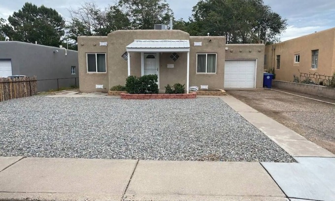 Southeast Heights House | Amazing location near the Airport, Nobhill, great restaurants, breweries & more