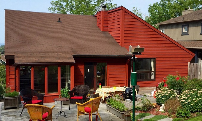 Grimsby House | Amazing Niagara Wine Country Cottage 3 Bdrm, 3 bath, Lake/TO Skyline