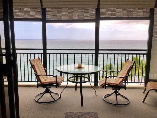 Historic Kailua Village House | AMAZING OCEAN VIEW - Kona Alii Condo KA606