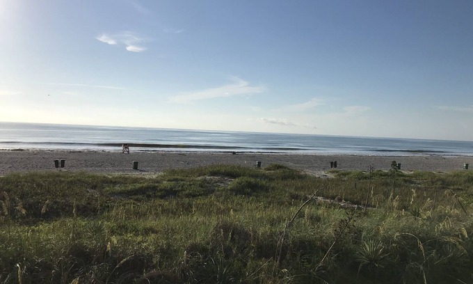 Cocoa Beach Condo | Amazing one bedroom direct ocean front condo with beautiful view of the ocean!