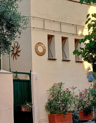 Ospedaletti House | amazing sea cottage "Sleep To The Sound Of The Surf" casetta al mare