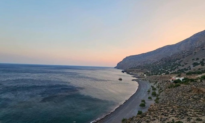 Archanes-Asterousia Apartment | Amazing seafront house with private beach
