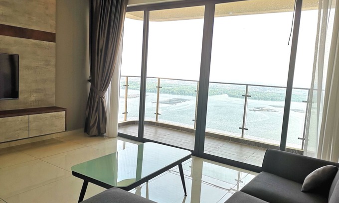Central District Apartment | ✪AMAZING SEAVIEW @country gardendanga bay