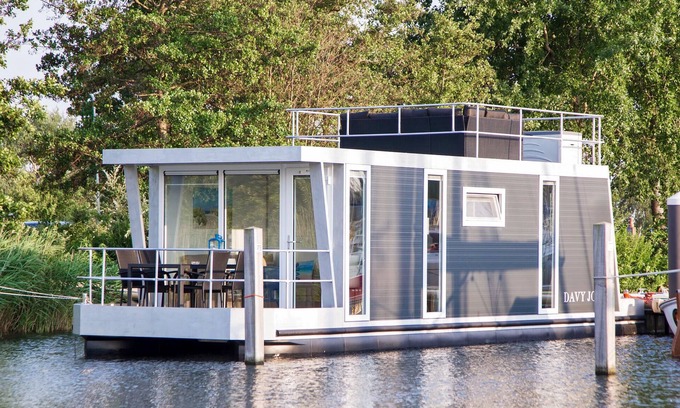 Almere Poort Boat Rental | Amazing ship in Almere with lake view