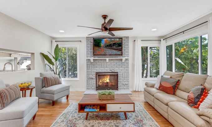 Gardena House | Amazing South Bay House Next to LAX, SOFI, Beaches - Gardena